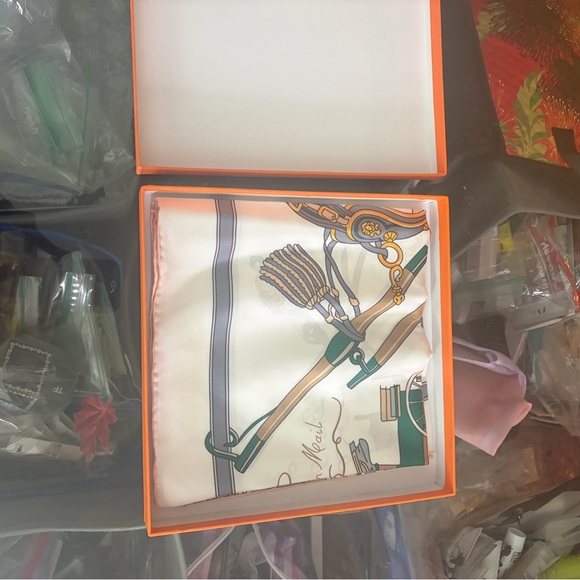 Hermès Silk Scarf - Picture 2 of 11